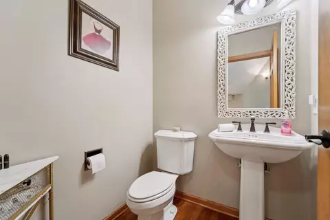 Bath - 228 E Thornbrook Ln, Appleton, WI 54913 photo 1 of 7