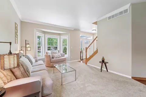 Living - 228 E Thornbrook Ln, Appleton, WI 54913 photo 3 of 8