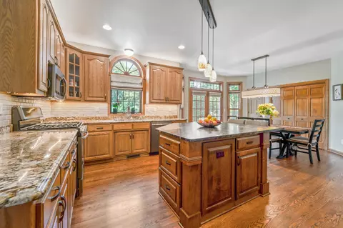 Kitchen - 228 E Thornbrook Ln, Appleton, WI 54913 photo 2 of 4