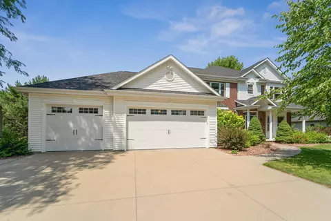 Exterior - 228 E Thornbrook Ln, Appleton, WI 54913 photo 5 of 5