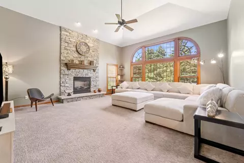 Living - 228 E Thornbrook Ln, Appleton, WI 54913 photo 4 of 8