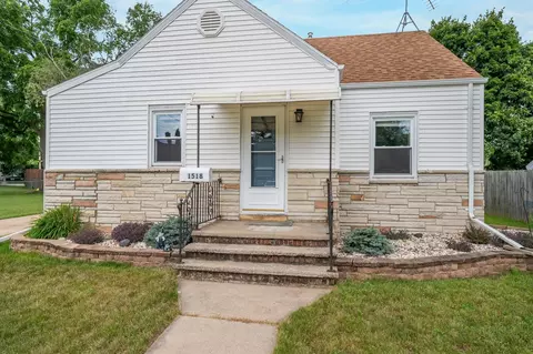 Exterior - 1518 E Harriet St, Appleton, WI 54915 photo 1 of 6