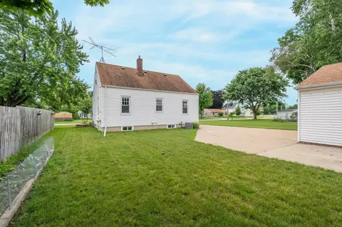 Exterior - 1518 E Harriet St, Appleton, WI 54915 photo 4 of 6