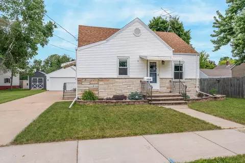Exterior - 1518 E Harriet St, Appleton, WI 54915 photo 2 of 6