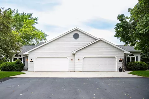 w6718 School Road, Greenville, WI 54942