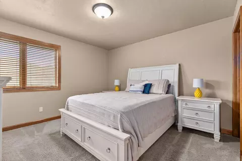 Bedroom - 6630 N Headwall Cir, Appleton, WI 54913 photo 3 of 10