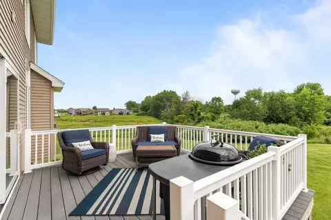Exterior - 6630 N Headwall Cir, Appleton, WI 54913 photo 4 of 10