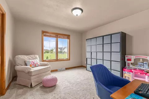 Bedroom - 6630 N Headwall Cir, Appleton, WI 54913 photo 8 of 10