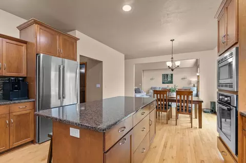 Kitchen - 6630 N Headwall Cir, Appleton, WI 54913 photo 4 of 6