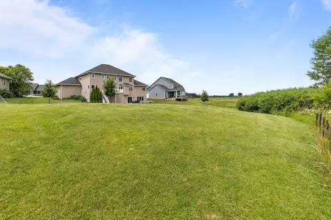 Exterior - 6630 N Headwall Cir, Appleton, WI 54913 photo 6 of 10
