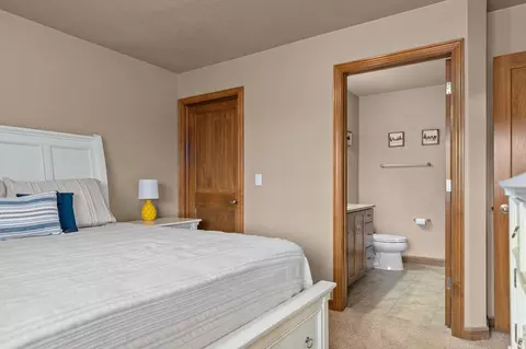 Bedroom - 6630 N Headwall Cir, Appleton, WI 54913 photo 4 of 10