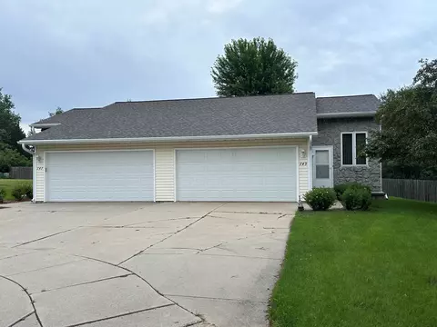 747 Aphrodite Rd, Green Bay, WI 54311