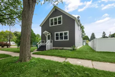 1284 Elm St, Green Bay, WI 54302