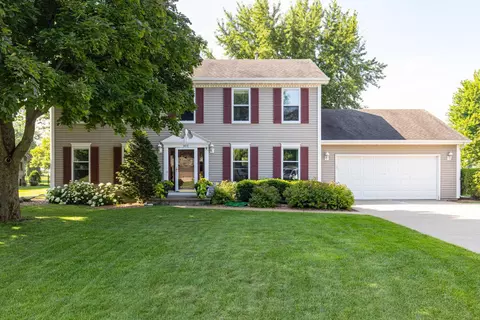 3017 Woodridge Dr, Oshkosh, WI 54904