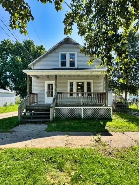 1506 11th St, Menominee, MI 49858