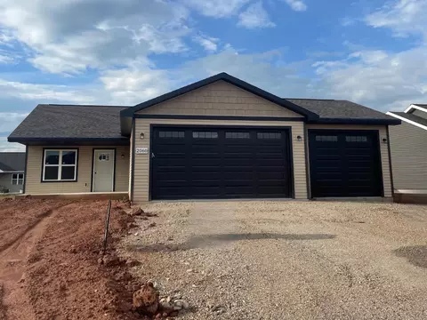 2060 Red Fox Ln, Kaukauna, WI 54130