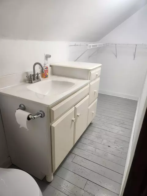 Bath - 1727 W Winnebago St, Appleton, WI 54914 photo 1 of 3