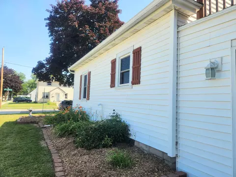 Exterior - 1727 W Winnebago St, Appleton, WI 54914 photo 2 of 2