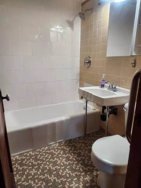 Bath - 1727 W Winnebago St, Appleton, WI 54914 photo 3 of 3