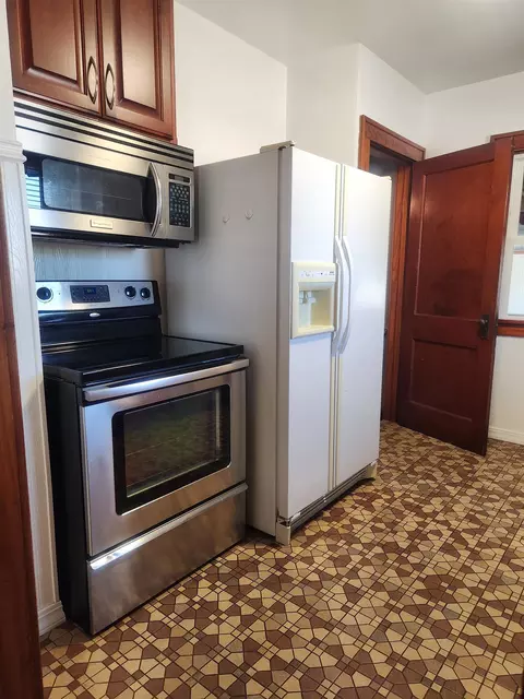 Kitchen - 1727 W Winnebago St, Appleton, WI 54914 photo 2 of 3