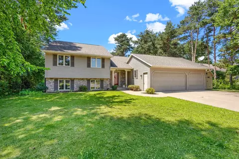 1282 Fieldview Dr, Menasha, WI 54952
