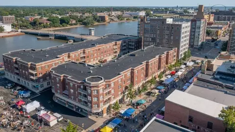 118 S Washington St #322A, Green Bay, WI 54301