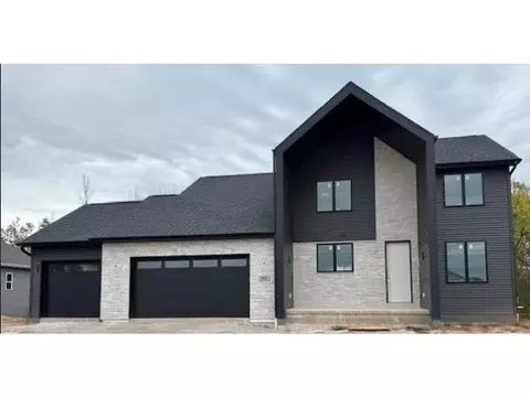 2572 N Stellita Cir, De Pere, WI 54115
