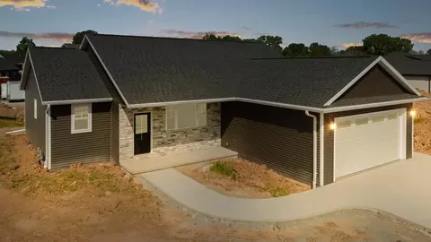 2557 N Stellita Cir, De Pere, WI 54115