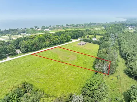 rustic oak drive, Luxemburg, WI 54217