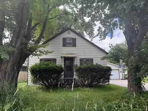 w1229 Cleveland Avenue, Marinette, WI 54143