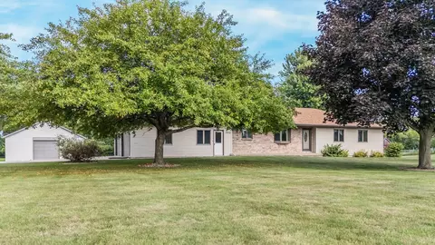 7050 Woodenshoe Rd, Neenah, WI 54956