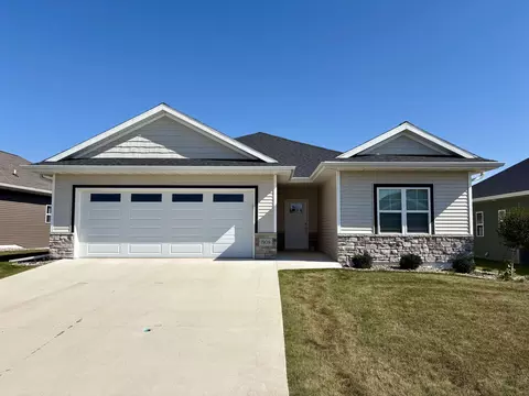 1909 Creekwood Ct, Manitowoc, WI 54220