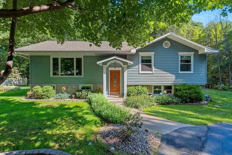w1910 Rader Road, Marinette, WI 54143