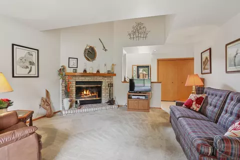 Living - 929 E Windfield Pl #B, Appleton, WI 54911 photo 1 of 2