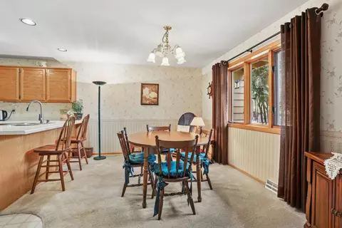 Dining - 929 E Windfield Pl #B, Appleton, WI 54911 photo 1 of 1