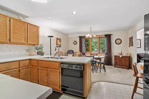 Kitchen - 929 E Windfield Pl #B, Appleton, WI 54911 photo 2 of 3