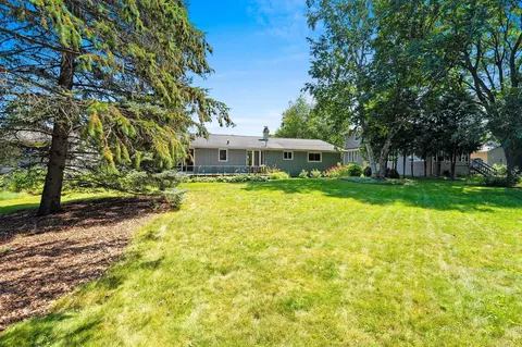 Exterior - 2407 S Clover Ln, Appleton, WI 54915 photo 8 of 11