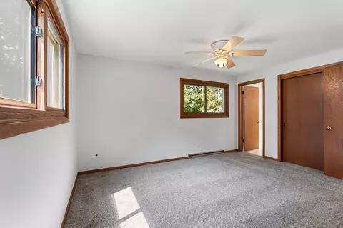 Bedroom - 2407 S Clover Ln, Appleton, WI 54915 photo 3 of 7