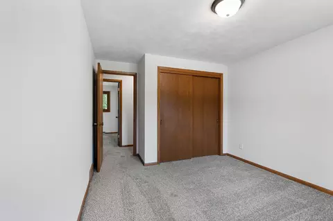 Bedroom - 2407 S Clover Ln, Appleton, WI 54915 photo 5 of 7
