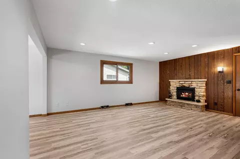 Living - 2407 S Clover Ln, Appleton, WI 54915 photo 5 of 7