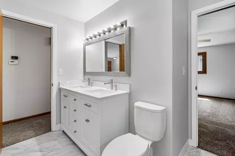 Bath - 2407 S Clover Ln, Appleton, WI 54915 photo 5 of 5