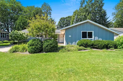 Exterior - 2407 S Clover Ln, Appleton, WI 54915 photo 5 of 11