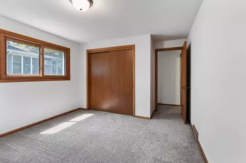 Bedroom - 2407 S Clover Ln, Appleton, WI 54915 photo 7 of 7