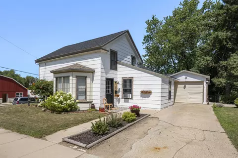 103 E Ceresco St, Berlin, WI 54923