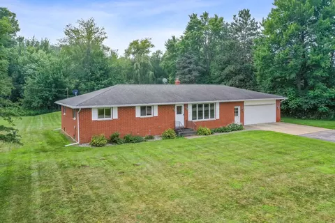 9351 Yurek Rd, Pulaski, WI 54162