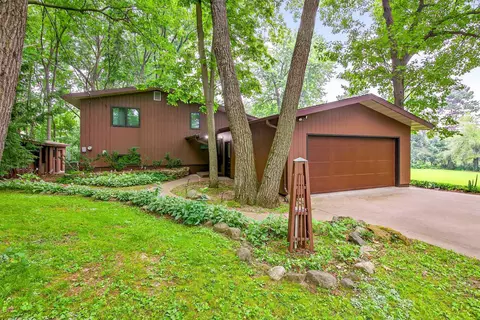 w10003 View Ridge Lane, New London, WI 54961