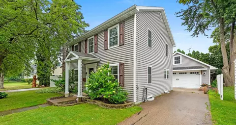 342 5th St, Neenah, WI 54956
