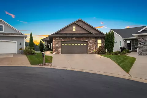 w6940 Hawkfield Court, Greenville, WI 54942