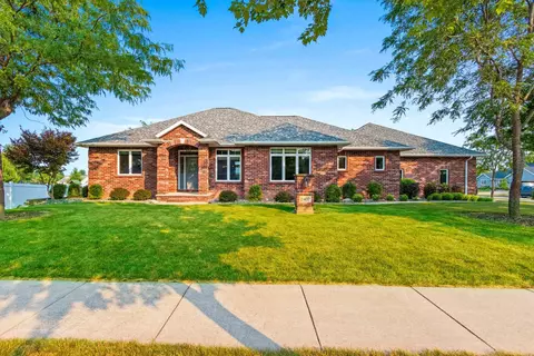 2407 Red Tail Gln, De Pere, WI 54115
