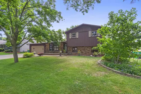 2620 Mary Jo Ct, Green Bay, WI 54311
